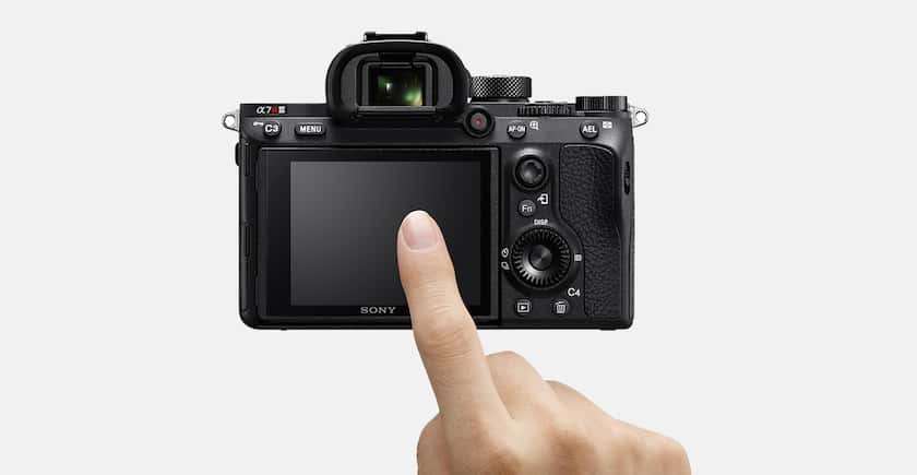 SONY α7R ILCE-7RM3 Cámara full-frame de 35 mm α7R III con enfoque automático | ILCE